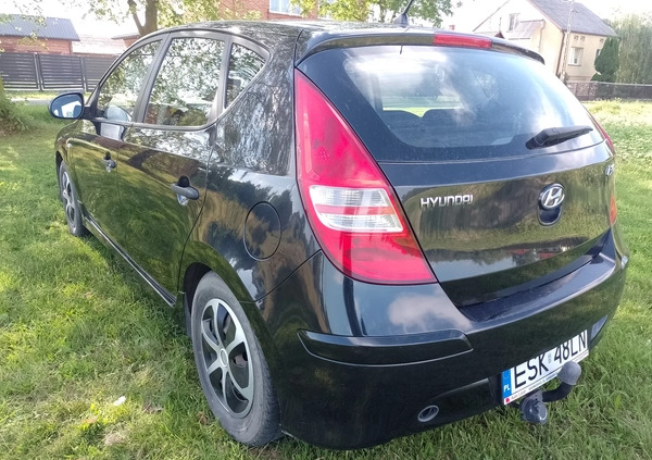 Hyundai I30 cena 20000 przebieg: 150900, rok produkcji 2011 z Lewin Brzeski małe 232
